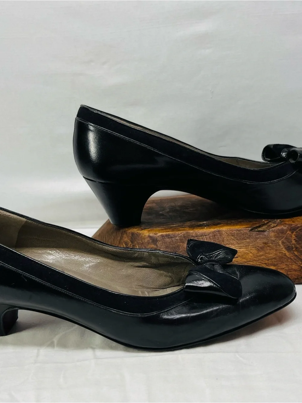 Vintage Bruno Magli Black Leather Bow-Accent Flats